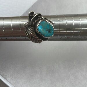 Navajo Turquoise and Sterling Silver Leaf Design Ring—Beautiful Leaf Design—EUC!